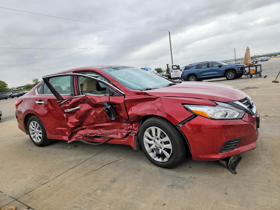 Photo 4 from auction – 2017 NISSAN ALTIMA with VIN 1N4AL3AP4HN329152