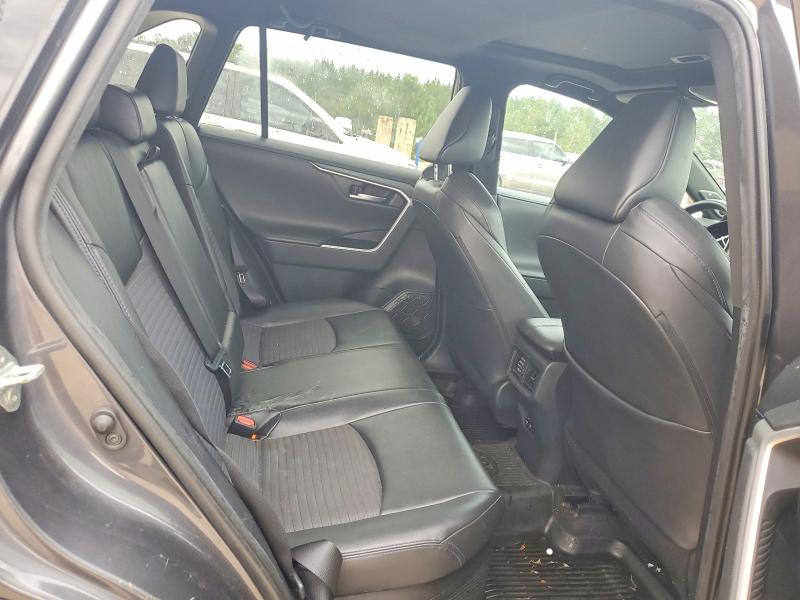 Photo 10 from auction – 2019 TOYOTA RAV4 with VIN 2T3EWRFV7KW010874