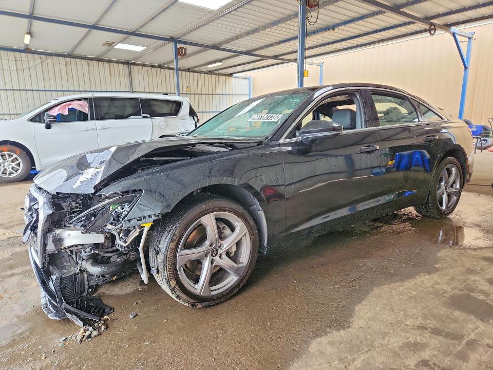AUDI A6 2024 مع رقم تعريف المركبة WAUE3BF29RN015398 - صورة من المزاد