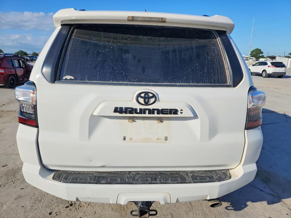 Photo 6 from auction – 2021 TOYOTA 4RUNNER with VIN JTENU5JR5M5855205