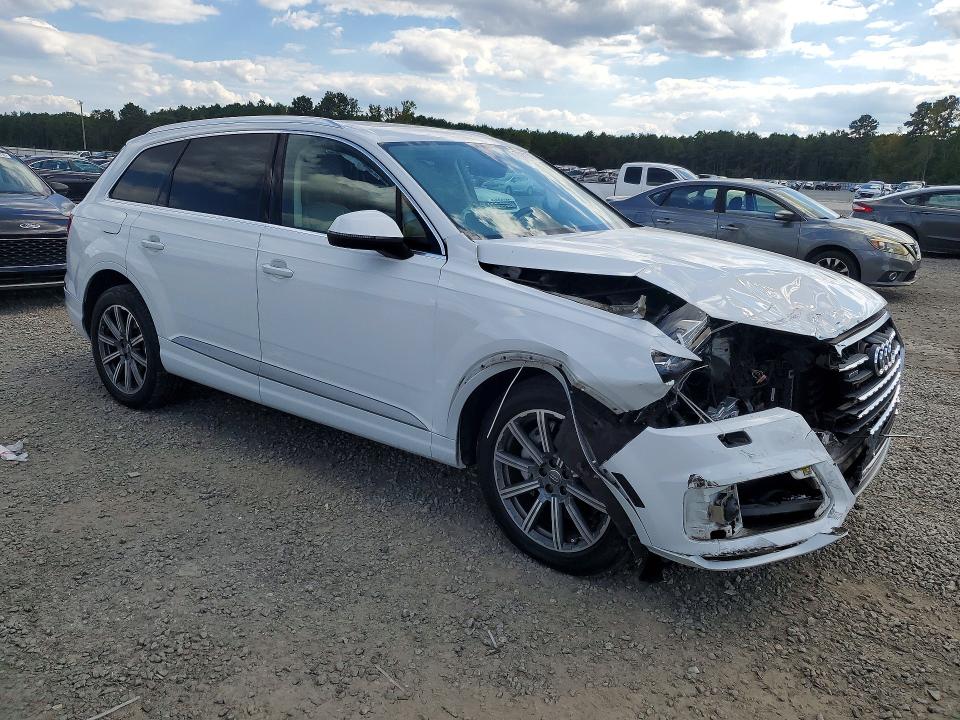 Снимка 4 от търг – 2018 AUDI Q7 с VIN WA1LAAF70JD012853