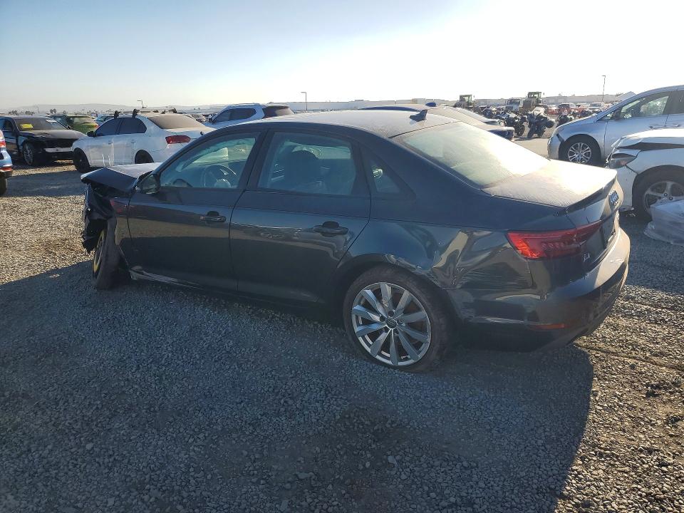 Foto 2 de la subasta – 2017 AUDI A4 con VIN WAUGMAF41HA078647