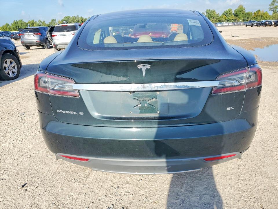 Foto 6 de la subasta – 2013 TESLA MODEL S con VIN 5YJSA1CNXDFP09108