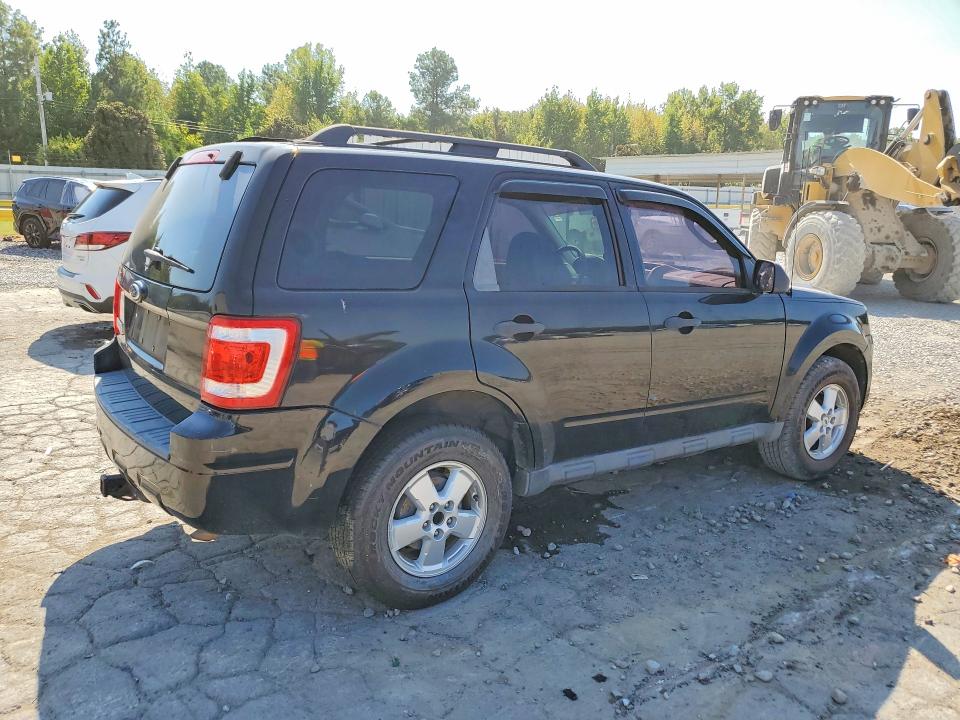 Photo 3 from auction – 2009 FORD ESCAPE with VIN 1FMCU03729KA17633