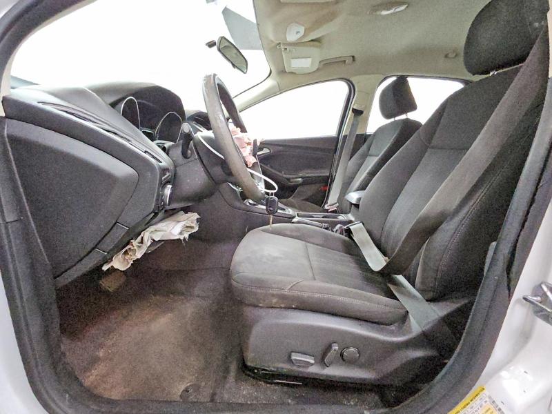 Zdjęcie 7 z aukcji – 2016 FORD FOCUS z VIN 1FADP3FE6GL215625