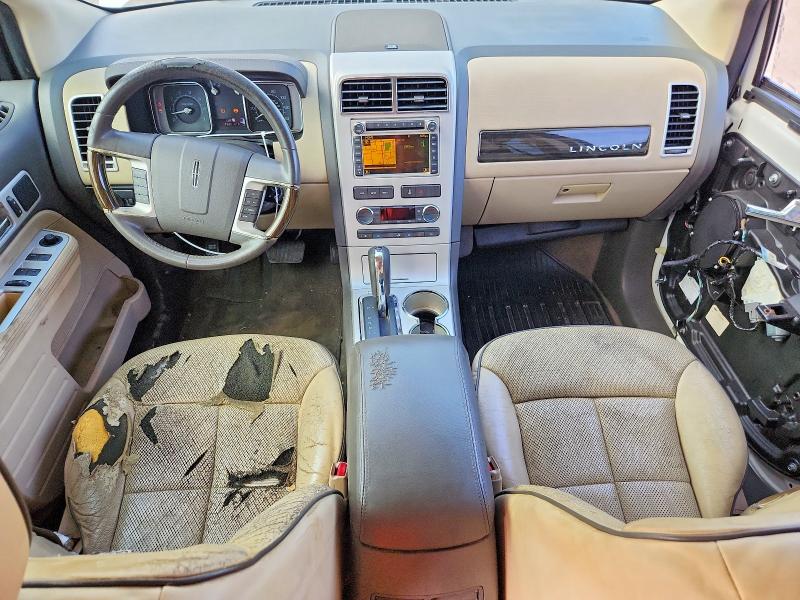 Photo 8 from auction – 2009 LINCOLN MKX with VIN 2LMDU68C39BJ01617