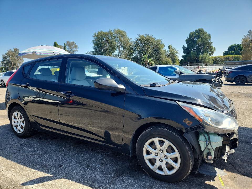 Photo 4 from auction – 2012 HYUNDAI ACCENT with VIN KMHCT5AE8CU003295