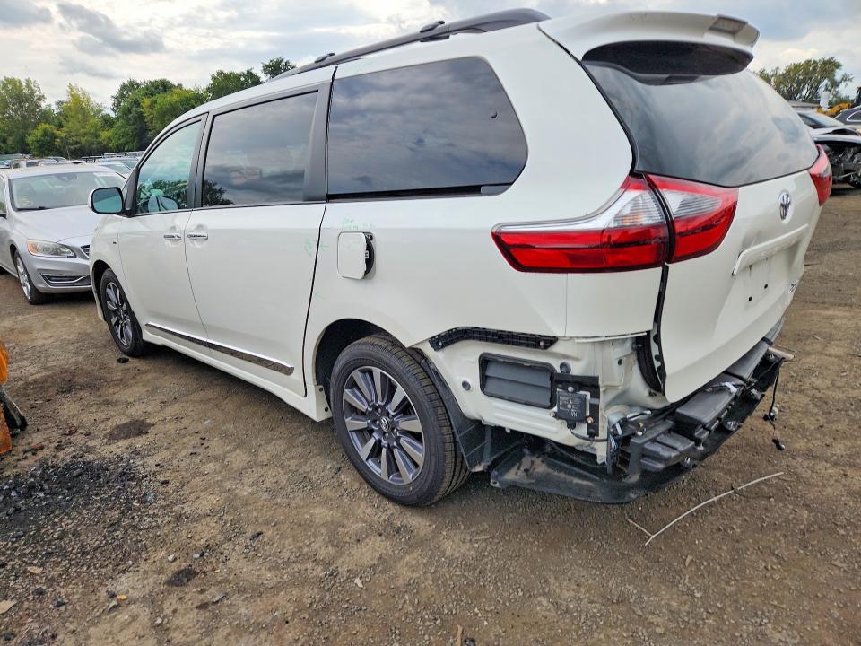 Photo 2 from auction – 2020 TOYOTA SIENNA with VIN 5TDDZ3DC1LS239474