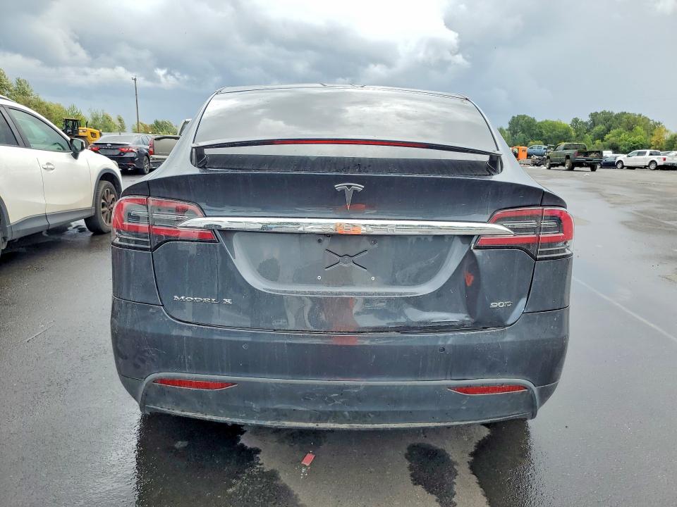 Photo 6 from auction – 2016 TESLA MODEL X with VIN 5YJXCAE24GF017840