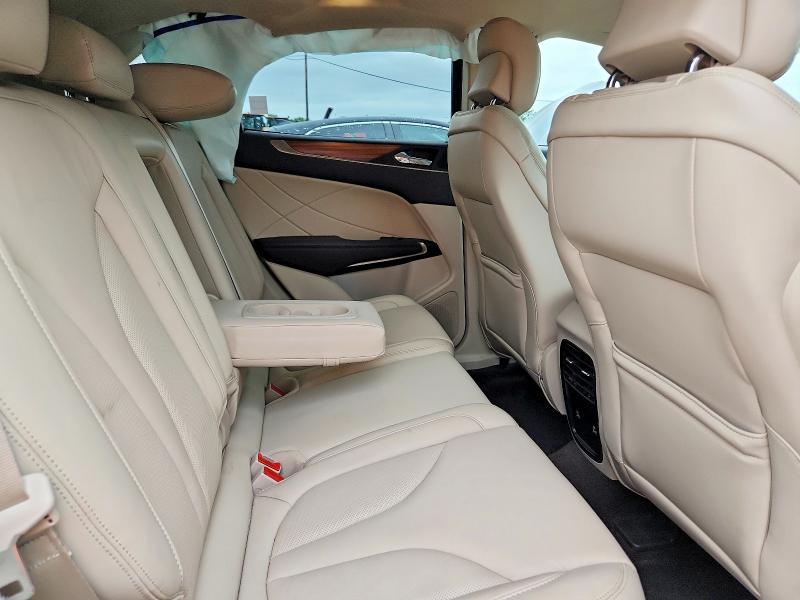 Снимка 10 от търг – 2019 LINCOLN MKC с VIN 5LMCJ2D97KUL16093