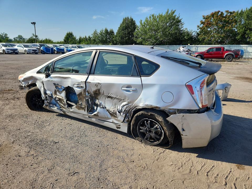 Photo 2 from auction – 2013 TOYOTA PRIUS with VIN JTDKN3DU8D1699077