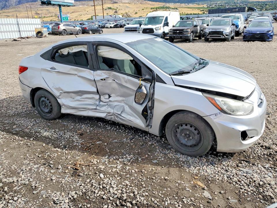 Снимка 4 от търг – 2012 HYUNDAI ACCENT с VIN KMHCT4AE8CU116156