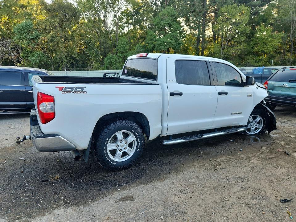 Photo 3 from auction – 2015 TOYOTA TUNDRA with VIN 5TFDW5F10FX452169