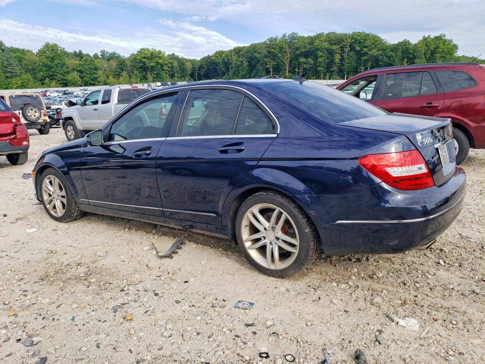 Photo 2 from auction – 2012 MERCEDES-BENZ C with VIN WDDGF8BB0CR229231