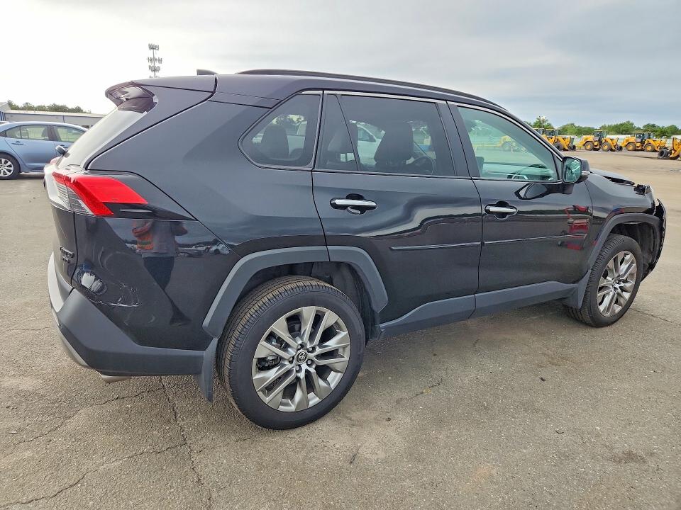 Photo 3 from auction – 2025 TOYOTA RAV4 with VIN 2T3N1RFV8SW526143