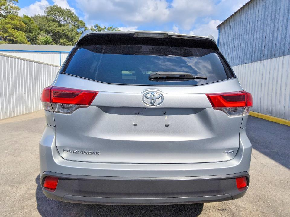 Photo 6 from auction – 2019 TOYOTA HIGHLANDER with VIN 5TDBZRFH0KS962931