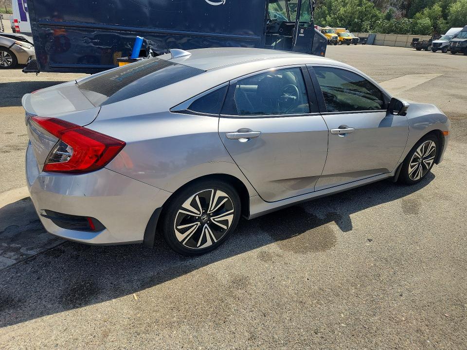 Photo 3 from auction – 2018 HONDA CIVIC with VIN JHMFC1F81JX006899