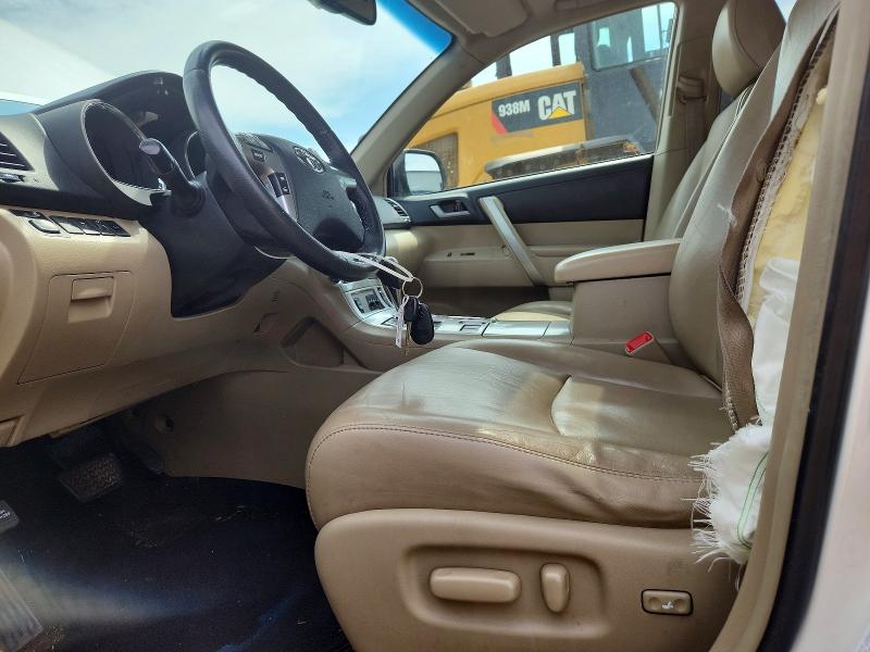 Photo 7 from auction – 2013 TOYOTA HIGHLANDER with VIN 5TDBK3EHXDS207856