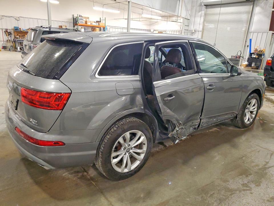Фото 3 с аукциона – 2018 AUDI Q7 с VIN WA1LAAF73JD030277