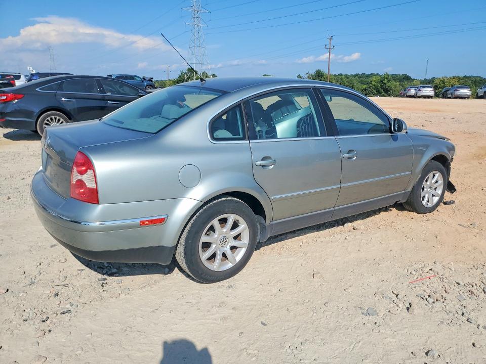 Photo 3 from auction – 2004 VOLKSWAGEN PASSAT with VIN WVWPD63B94P200827
