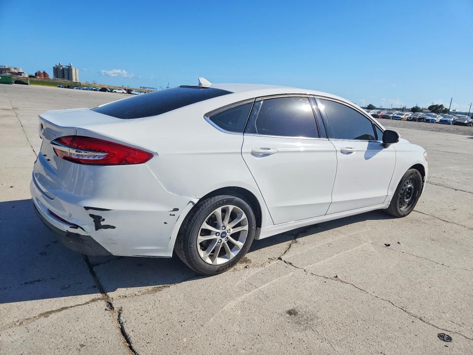 Photo 3 from auction – 2020 FORD FUSION with VIN 3FA6P0H75LR128980