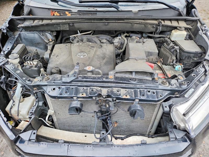 Photo 12 from auction – 2018 TOYOTA HIGHLANDER with VIN 5TDJZRFHXJS898889