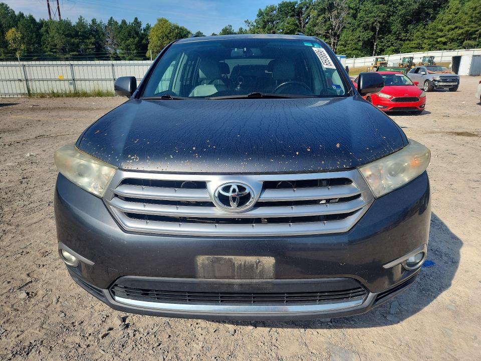 Photo 5 from auction – 2011 TOYOTA HIGHLANDER with VIN 5TDDK3EH4BS080771