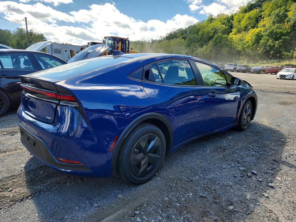 Photo 3 from auction – 2026 TOYOTA PRIUS with VIN JTDACAAU3T3073899