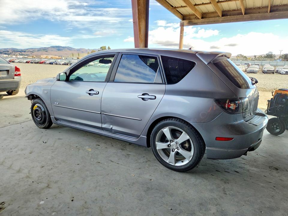 Photo 2 from auction – 2005 MAZDA 3 with VIN JM1BK343351237625