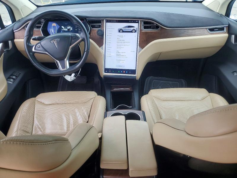Photo 8 from auction – 2017 TESLA MODEL X with VIN 5YJXCDE25HF035640