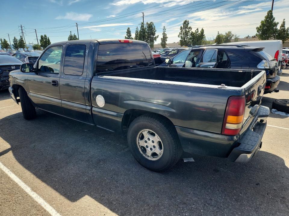 Photo 2 from auction – 2004 CHEVROLET SILVERADO with VIN 2GCEC19T941126514