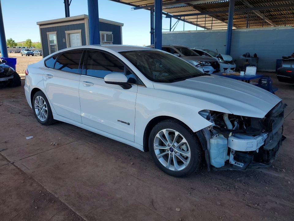 Photo 4 from auction – 2019 FORD FUSION with VIN 3FA6P0LU3KR177283