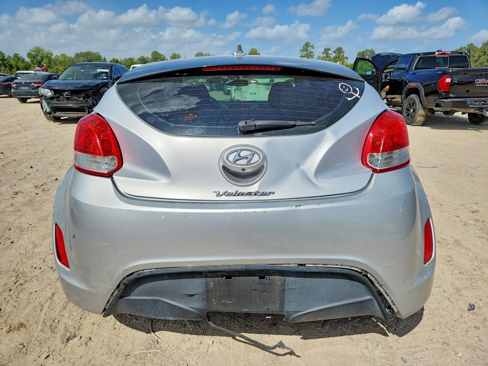 صورة رقم 6 من المزاد - 2017 HYUNDAI VELOSTER مع VIN KMHTC6AD9HU308079