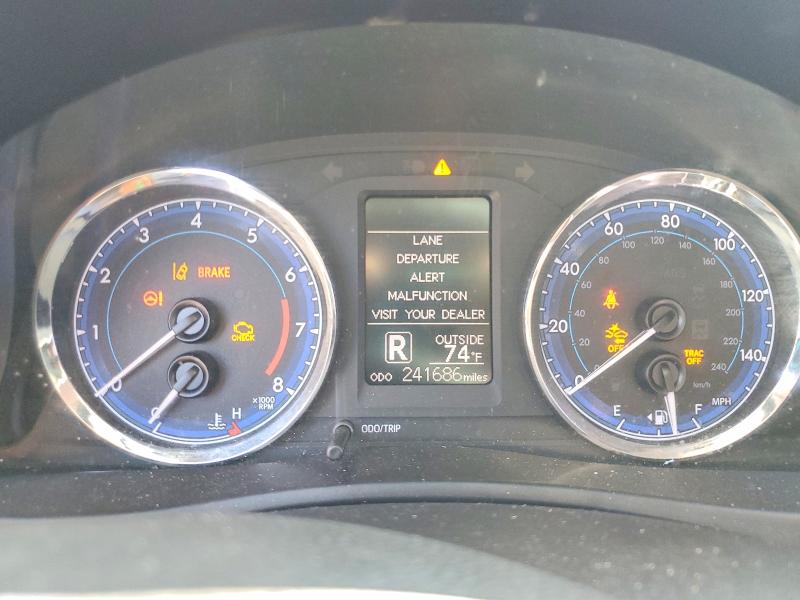 Снимка 9 от търг – 2018 TOYOTA COROLLA с VIN 5YFBURHE6JP846089