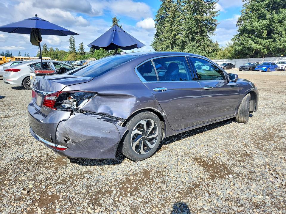 Photo 3 from auction – 2016 HONDA ACCORD with VIN 1HGCR3F07GA031120