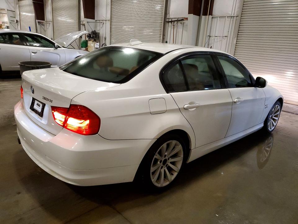 Zdjęcie 3 z aukcji – 2011 BMW 328 z VIN WBAPK7C57BA818344