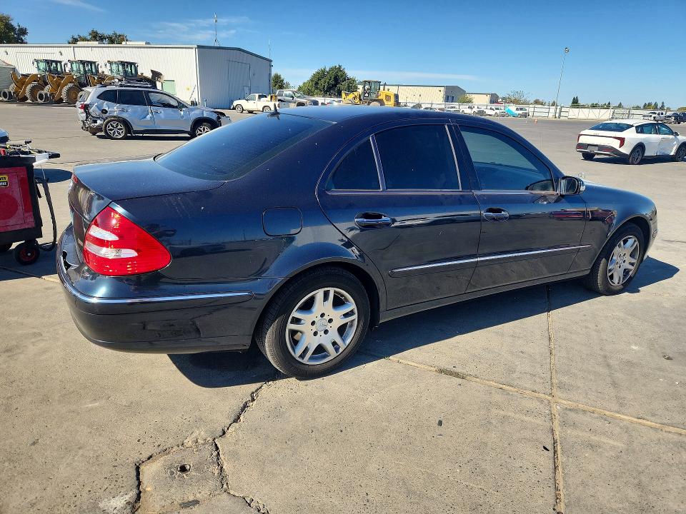 Photo 3 from auction – 2005 MERCEDES-BENZ E with VIN WDBUF65J95A668416
