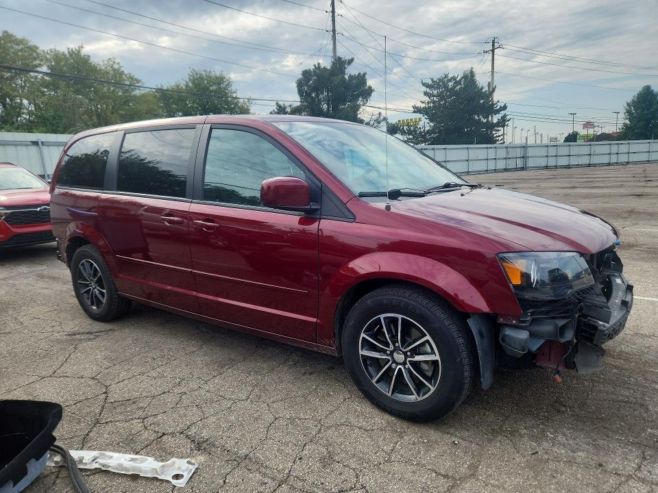 Photo 4 from auction – 2017 DODGE GRAND CARAVAN with VIN 2C4RDGCG2HR631380