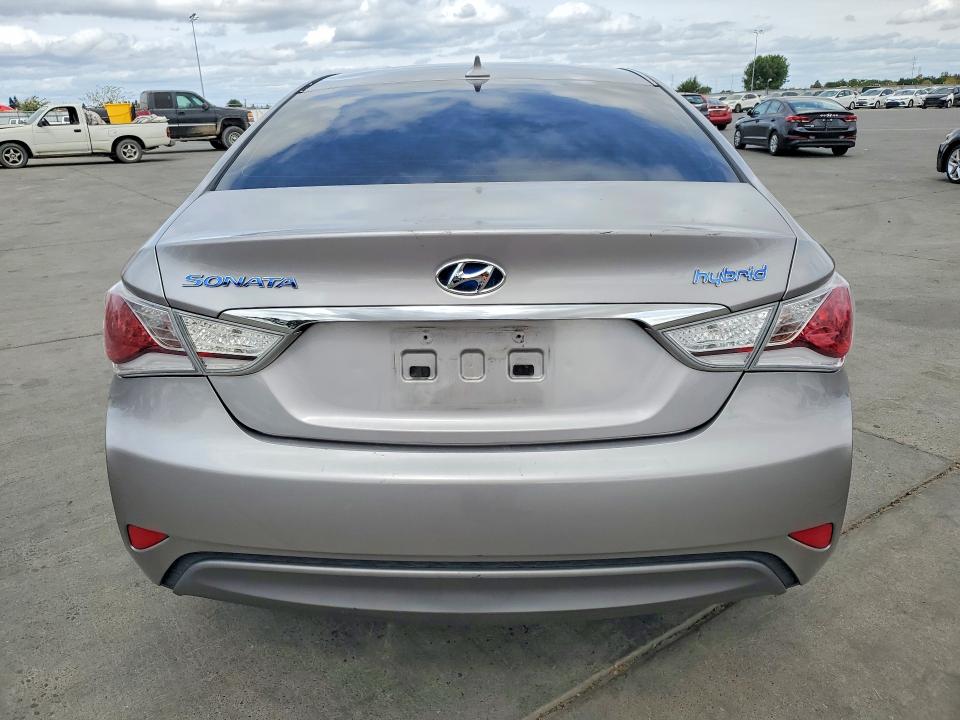 Photo 6 from auction – 2012 HYUNDAI SONATA with VIN KMHEC4A48CA031657