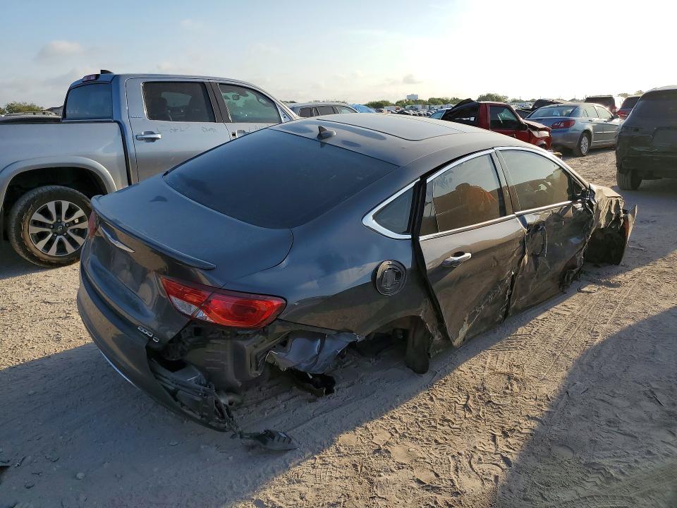 Снимка 3 от търг – 2015 CHRYSLER 200 с VIN 1C3CCCCG0FN661235