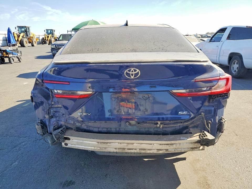 Снимка 6 от търг – 2025 TOYOTA CAMRY с VIN 4T1DAACK7SU155637