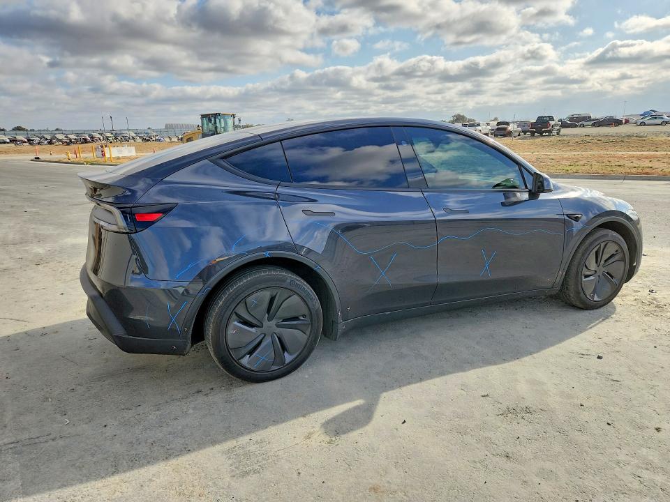 Снимка 3 от търг – 2026 TESLA MODEL Y с VIN 7SAYGDED7TF389780
