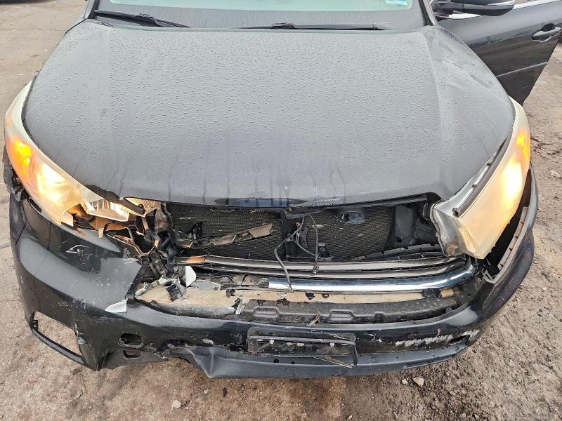 Photo 12 from auction – 2016 TOYOTA HIGHLANDER with VIN 5TDJKRFHXGS266276