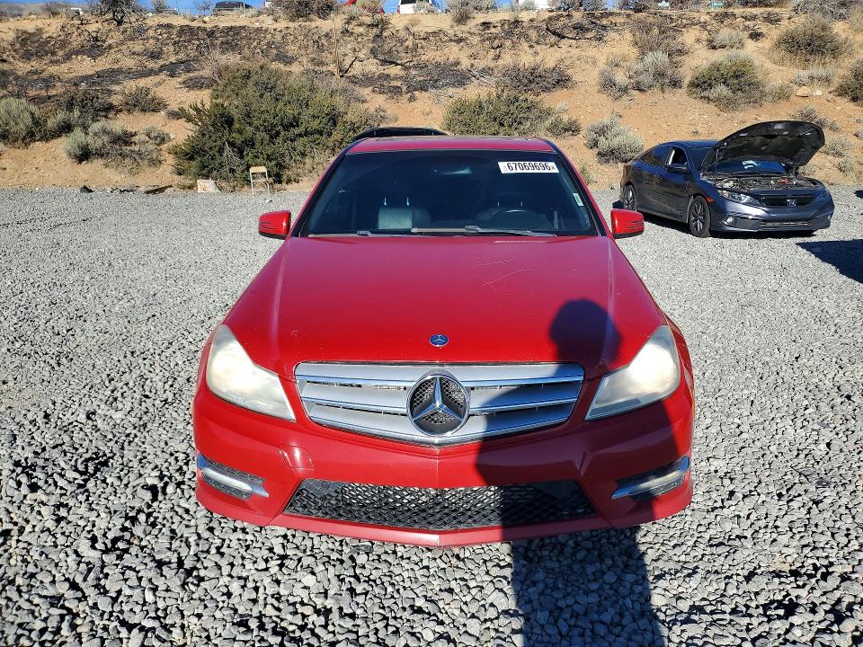 Photo 5 from auction – 2013 MERCEDES-BENZ C with VIN WDDGF4HB3DR274259