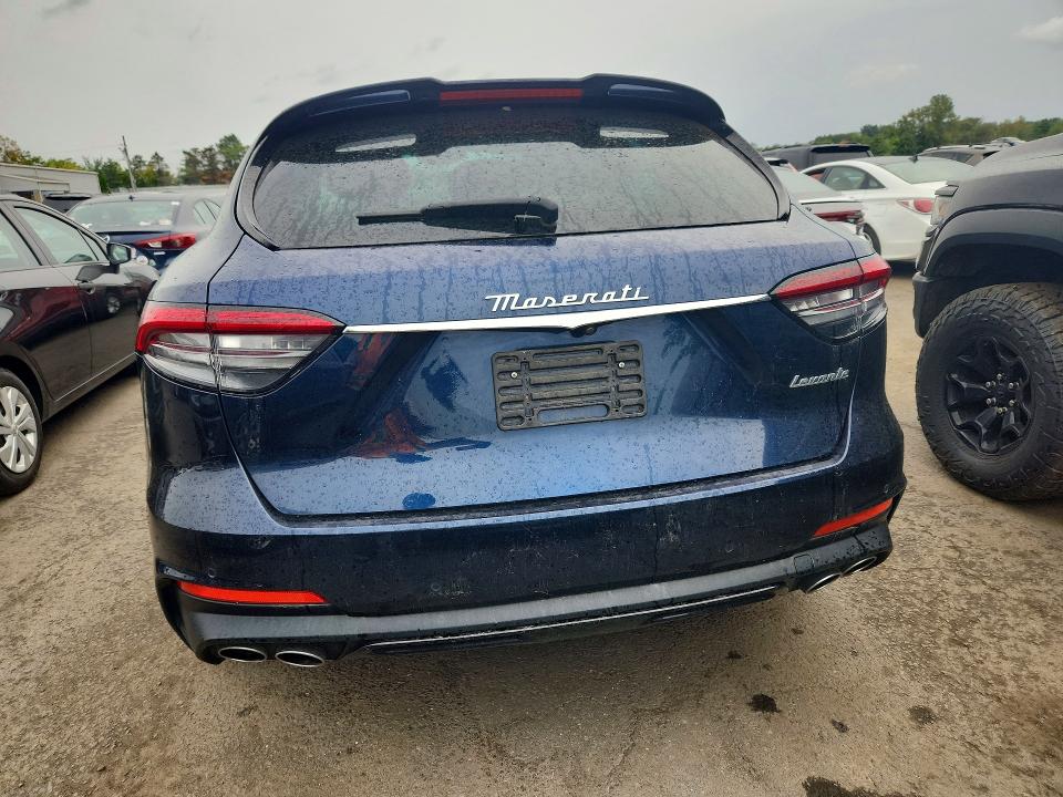 Снимка 6 от търг – 2023 MASERATI LEVANTE с VIN ZN661YUM6PX435611