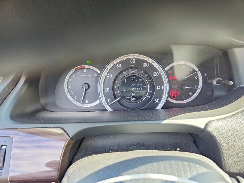 Снимка 9 от търг – 2017 HONDA ACCORD с VIN 1HGCR2F82HA261634