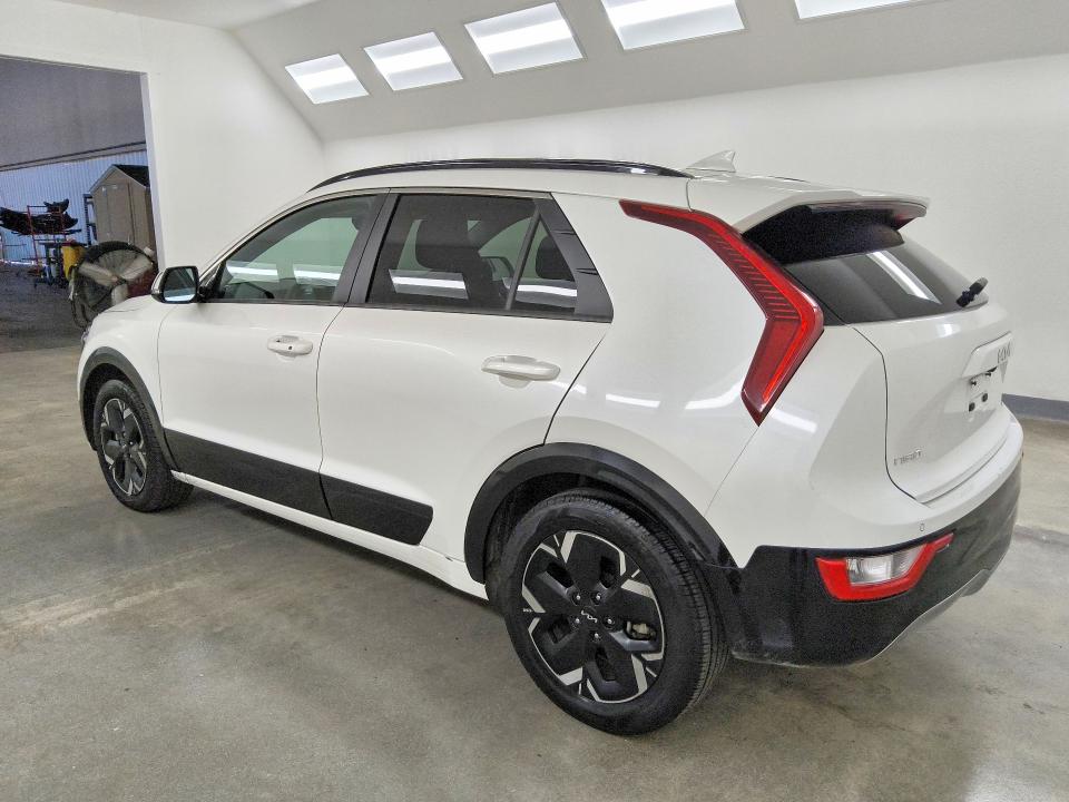 Photo 2 from auction – 2023 KIA NIRO with VIN KNDCR3L14P5034254