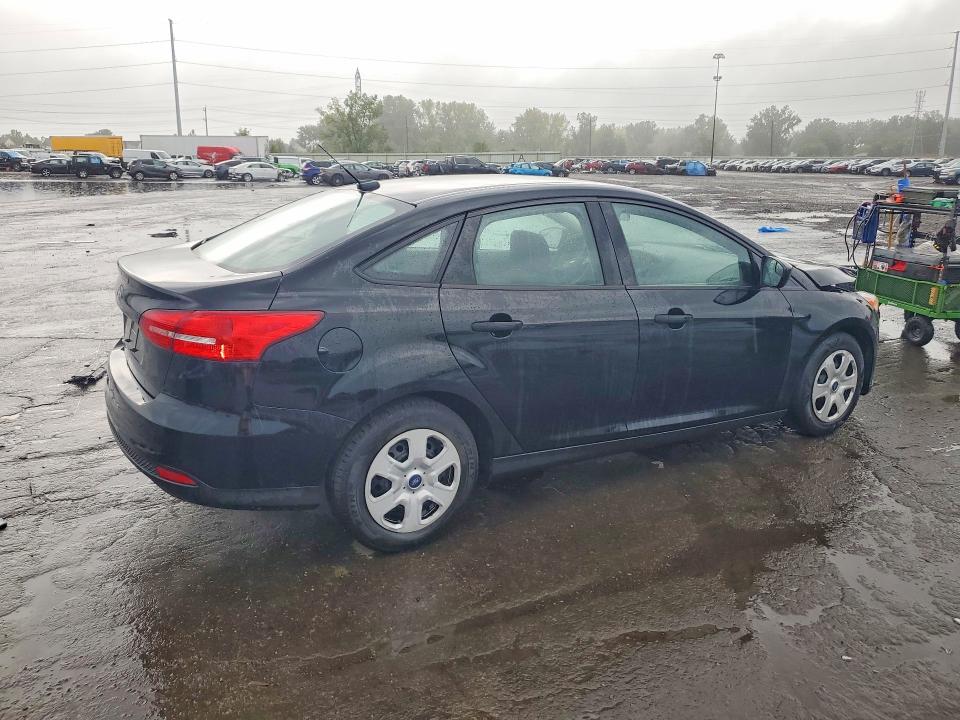 Photo 3 from auction – 2017 FORD FOCUS with VIN 1FADP3E20HL302719