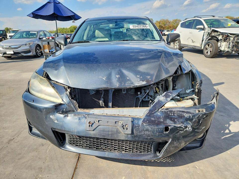 Zdjęcie 5 z aukcji – 2011 LEXUS IS z VIN JTHBE5C21B5027359