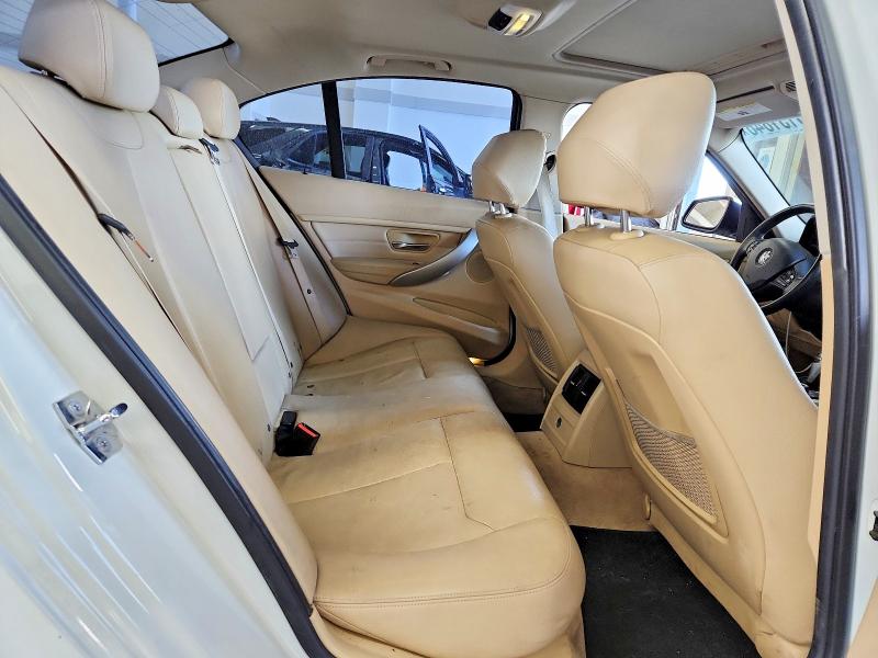 Zdjęcie 10 z aukcji – 2012 BMW 328 z VIN WBA3A5C55CF343738